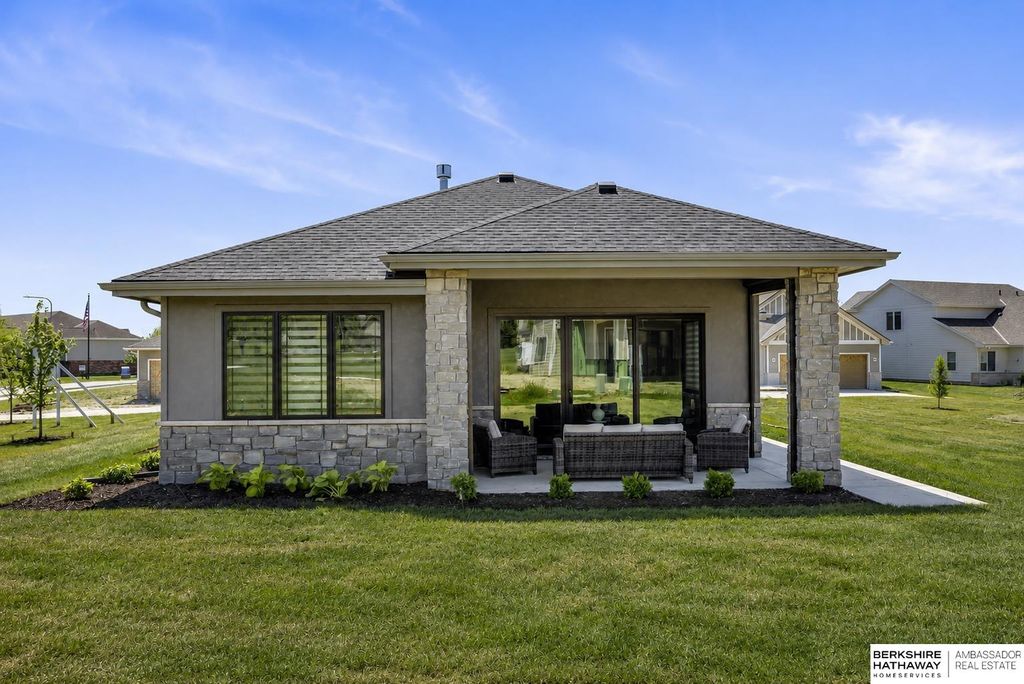 17508 Marinda Plaza, Omaha, NE 68130