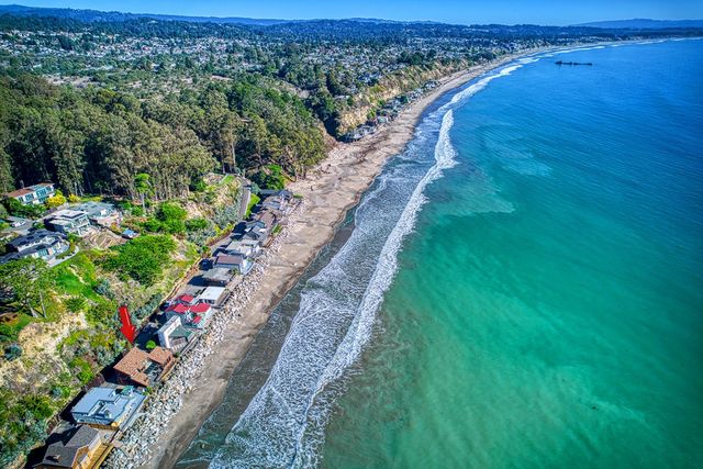 10 Potbelly Beach Road, Aptos, CA 95003