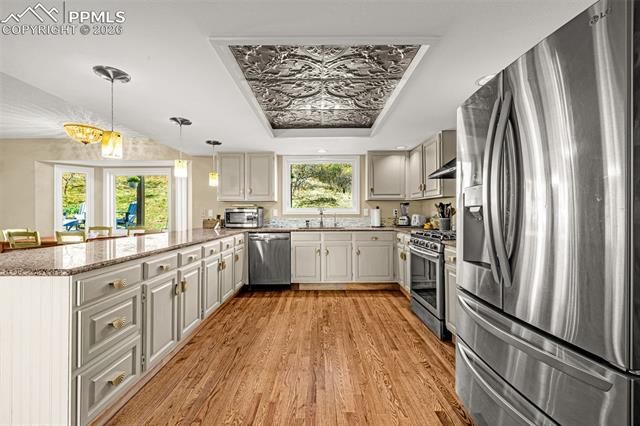 6992 Oak Valley Drive, Colorado Springs, CO 80919