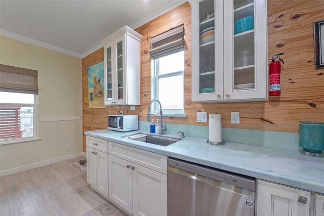 858 S East Road, Crystal Beach, TX 77650