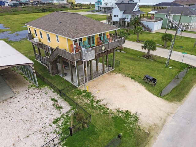858 S East Road, Crystal Beach, TX 77650