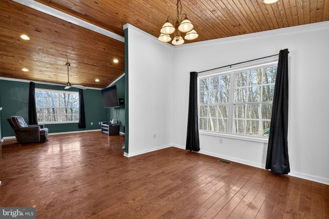 1194 VALLEY VIEW RD, Harpers Ferry, WV 25425