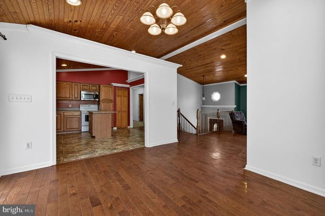 1194 VALLEY VIEW RD, Harpers Ferry, WV 25425