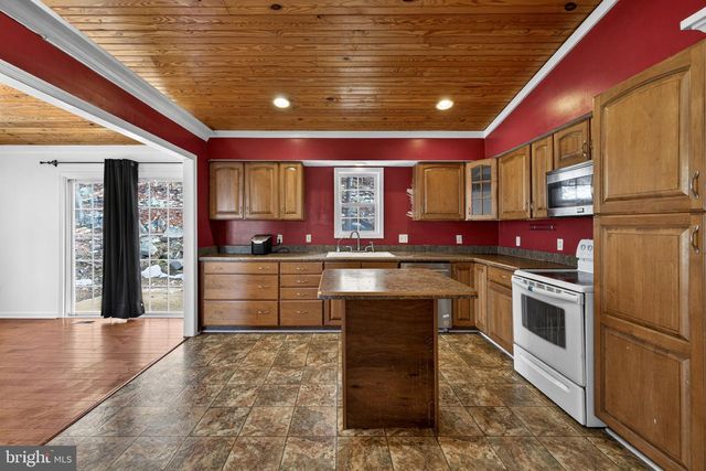 1194 VALLEY VIEW RD, Harpers Ferry, WV 25425