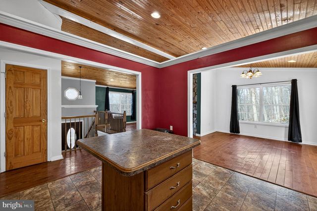 1194 VALLEY VIEW RD, Harpers Ferry, WV 25425