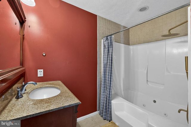 1194 VALLEY VIEW RD, Harpers Ferry, WV 25425