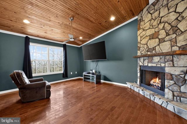 1194 VALLEY VIEW RD, Harpers Ferry, WV 25425