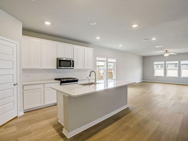 804 Universal DR, Hutto, TX 78634