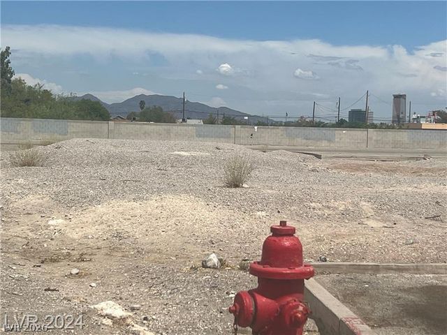 2201 Dunkee Way, Las Vegas, NV 89106