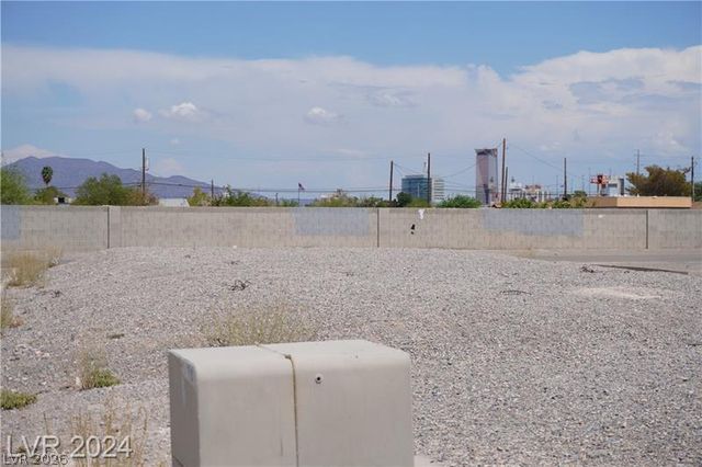 2201 Dunkee Way, Las Vegas, NV 89106