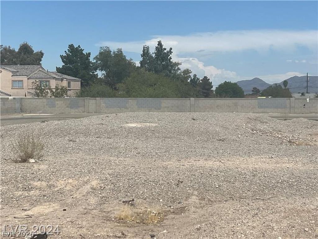 2201 Dunkee Way, Las Vegas, NV 89106
