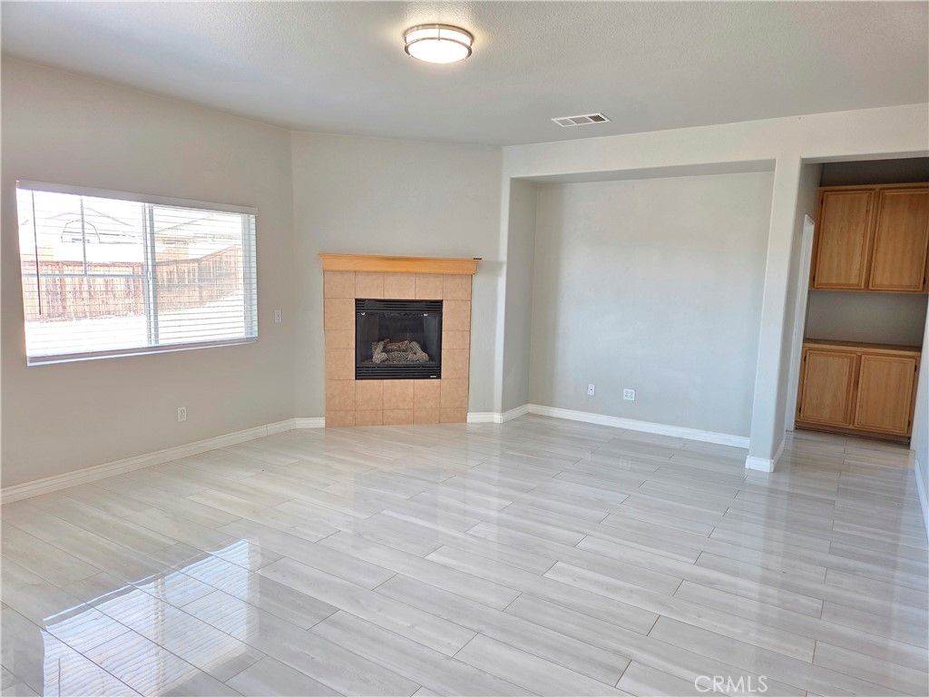 Image 11 of property listing at 15338 Baxter Street, Victorville, CA 92394