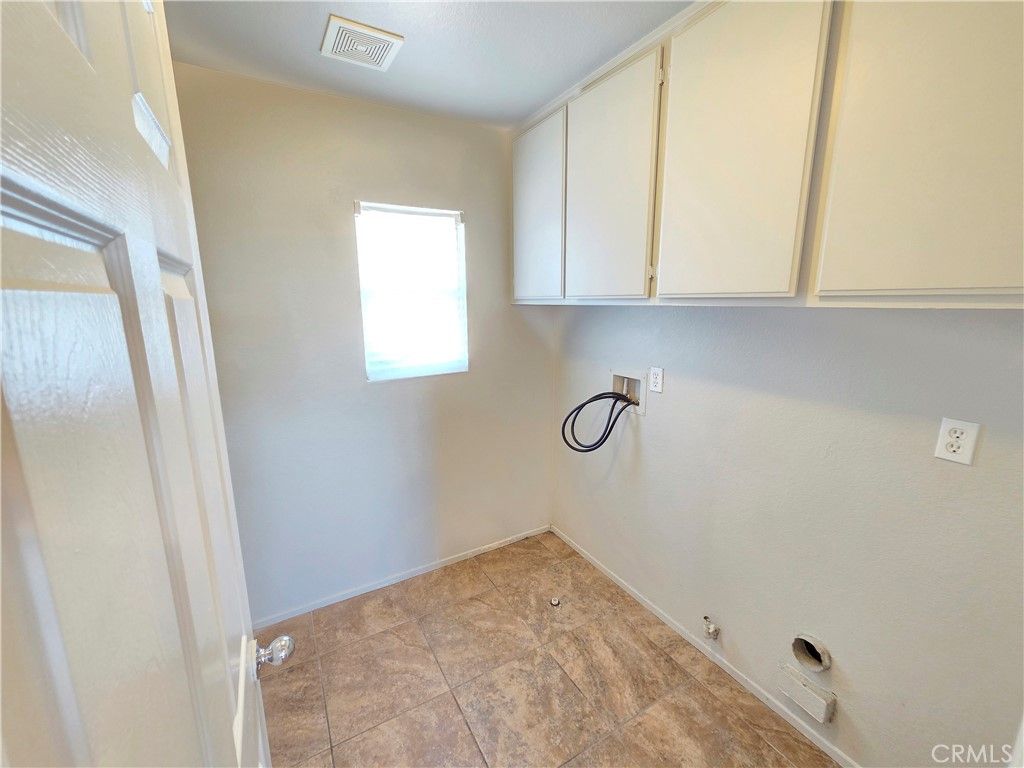 Image 33 of property listing at 15338 Baxter Street, Victorville, CA 92394