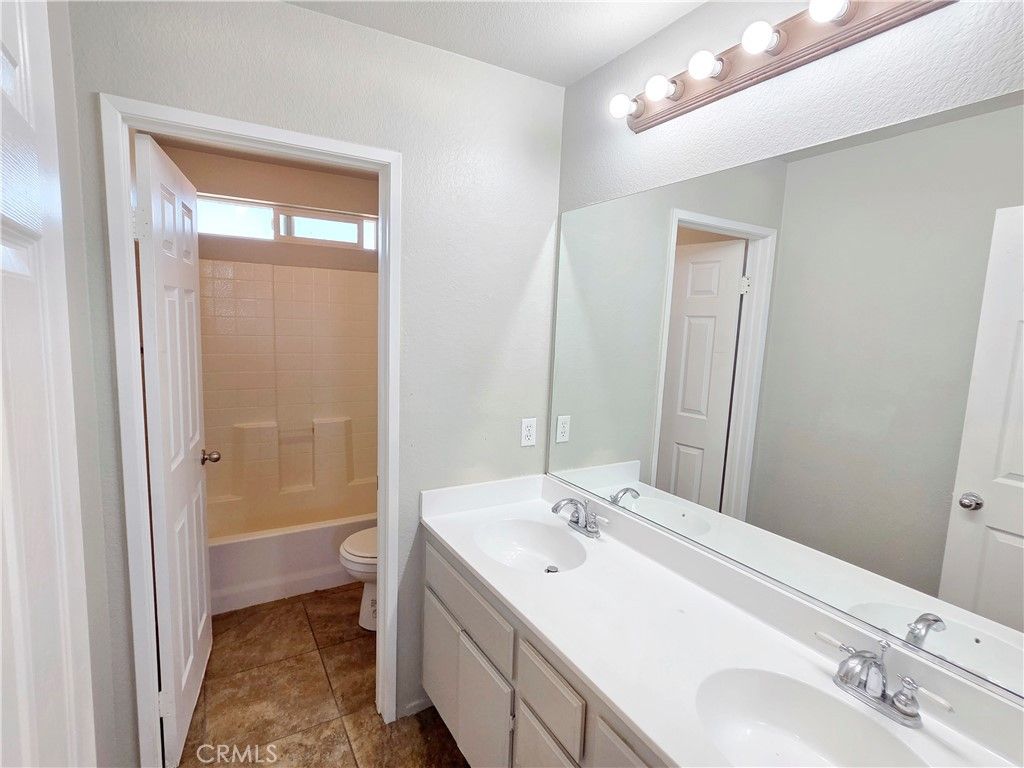 Image 34 of property listing at 15338 Baxter Street, Victorville, CA 92394
