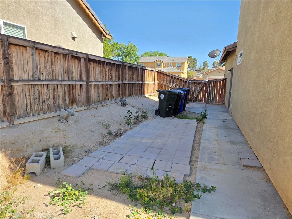 Image 44 of property listing at 15338 Baxter Street, Victorville, CA 92394