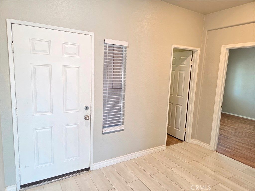 Image 6 of property listing at 15338 Baxter Street, Victorville, CA 92394