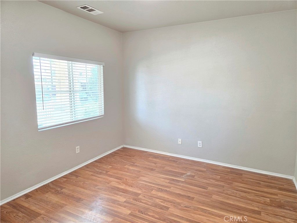 Image 7 of property listing at 15338 Baxter Street, Victorville, CA 92394