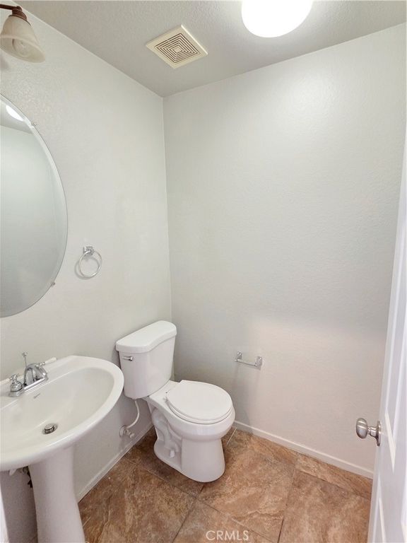 Image 9 of property listing at 15338 Baxter Street, Victorville, CA 92394