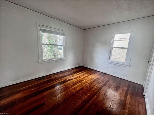 8121 Old Ocean View RD, Norfolk, VA 23518