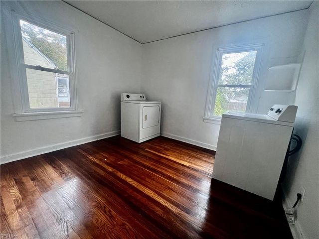 8121 Old Ocean View RD, Norfolk, VA 23518