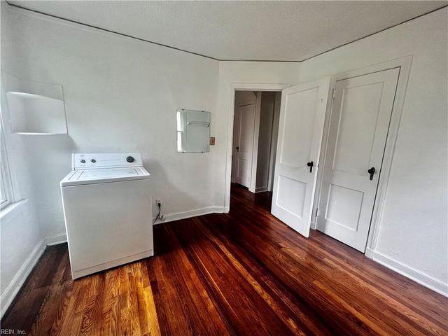 8121 Old Ocean View RD, Norfolk, VA 23518
