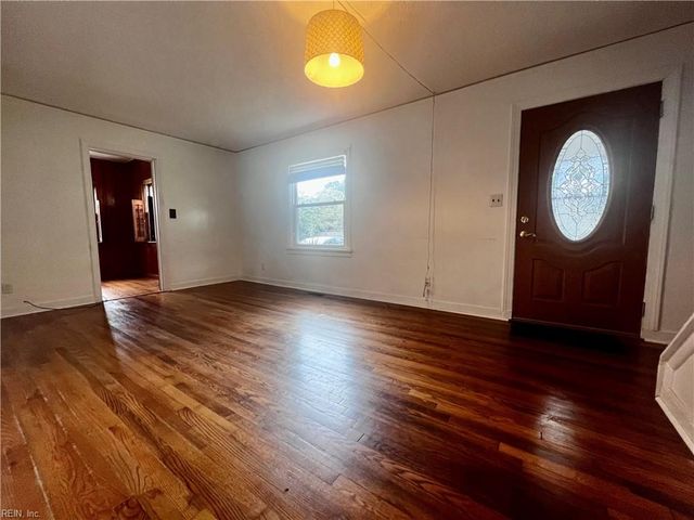 8121 Old Ocean View RD, Norfolk, VA 23518
