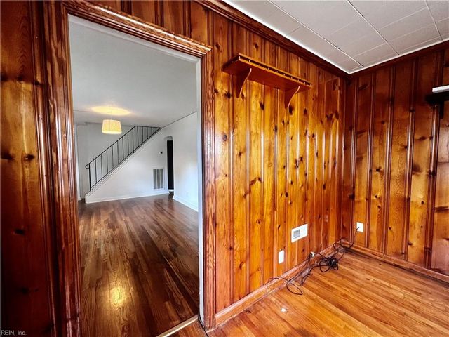 8121 Old Ocean View RD, Norfolk, VA 23518