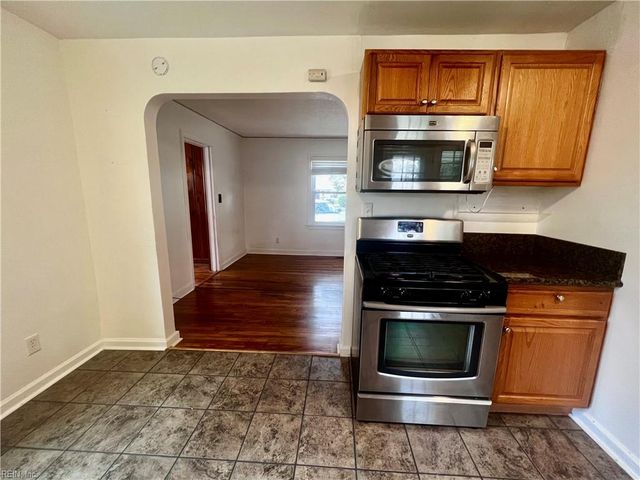 8121 Old Ocean View RD, Norfolk, VA 23518