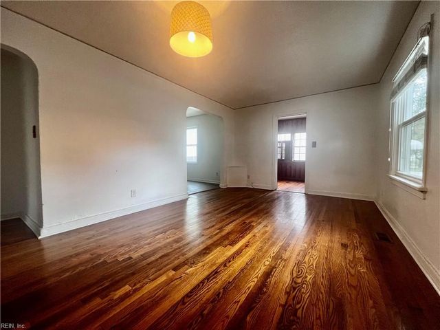 8121 Old Ocean View RD, Norfolk, VA 23518
