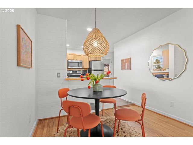 1766 Ne SARATOGA St, Portland, OR 97211