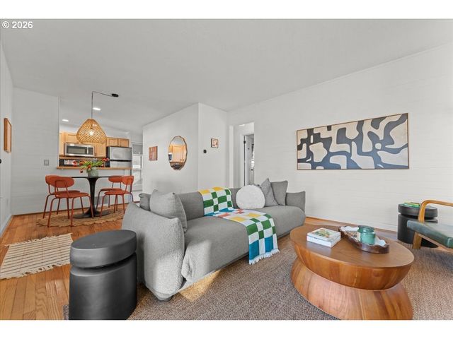 1766 Ne SARATOGA St, Portland, OR 97211