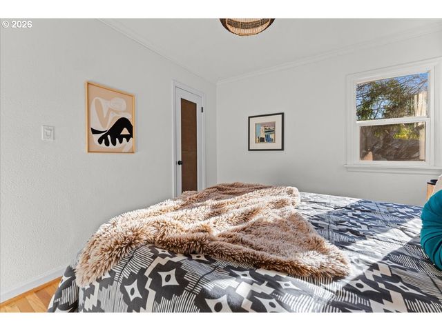 1766 Ne SARATOGA St, Portland, OR 97211