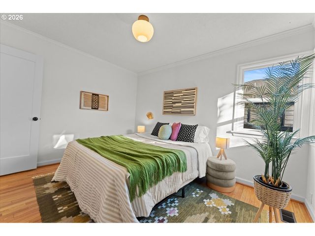 1766 Ne SARATOGA St, Portland, OR 97211