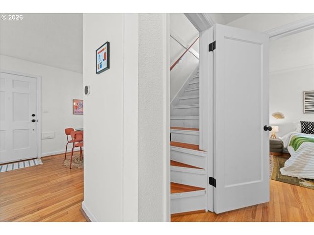 1766 Ne SARATOGA St, Portland, OR 97211