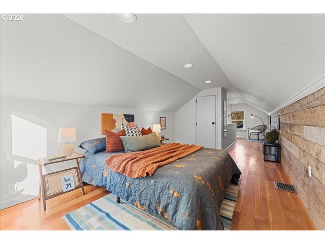 1766 Ne SARATOGA St, Portland, OR 97211