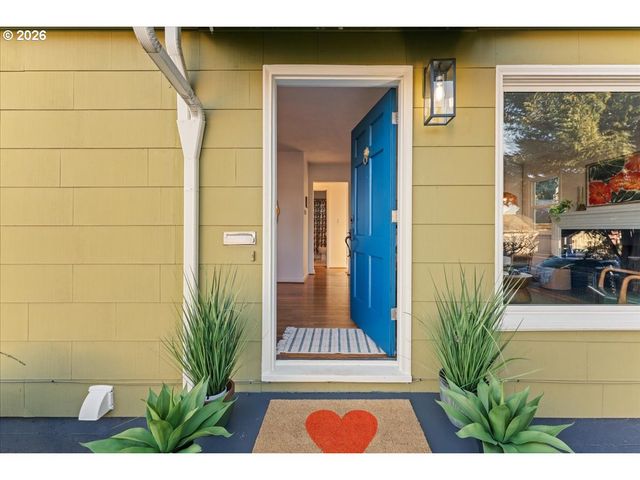 1766 Ne SARATOGA St, Portland, OR 97211