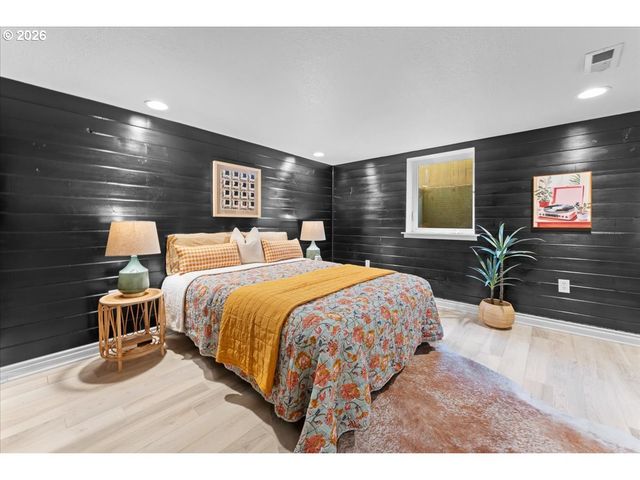 1766 Ne SARATOGA St, Portland, OR 97211