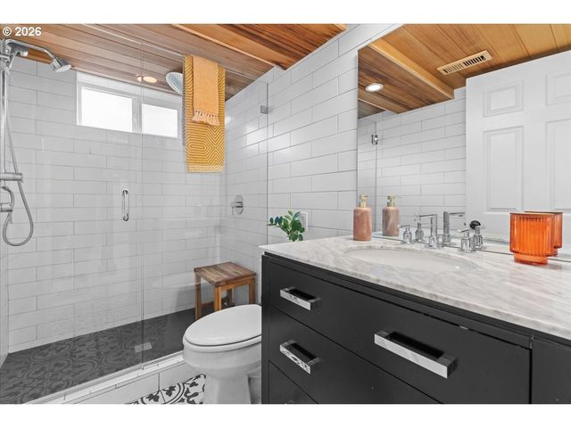 1766 Ne SARATOGA St, Portland, OR 97211