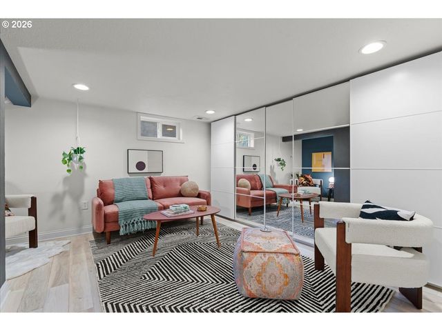 1766 Ne SARATOGA St, Portland, OR 97211