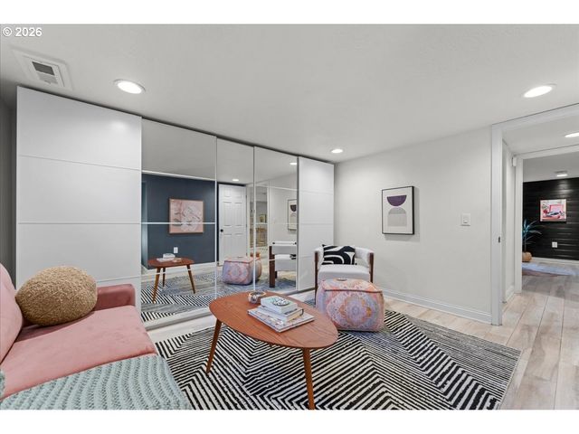 1766 Ne SARATOGA St, Portland, OR 97211