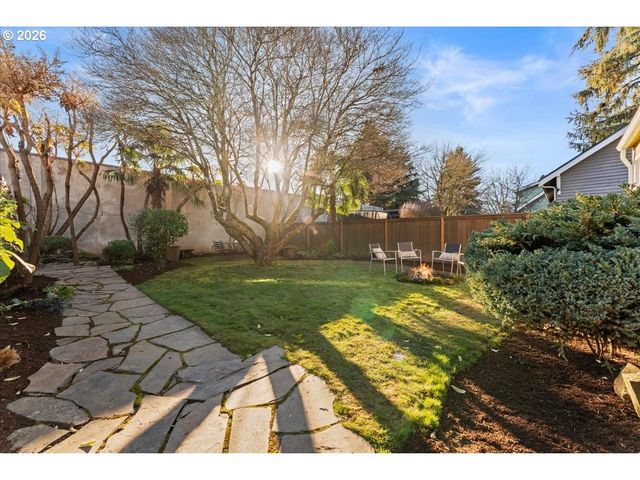 1766 Ne SARATOGA St, Portland, OR 97211