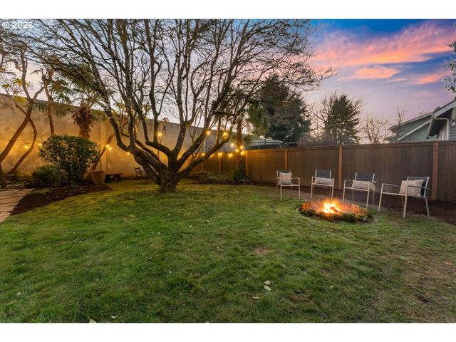 1766 Ne SARATOGA St, Portland, OR 97211