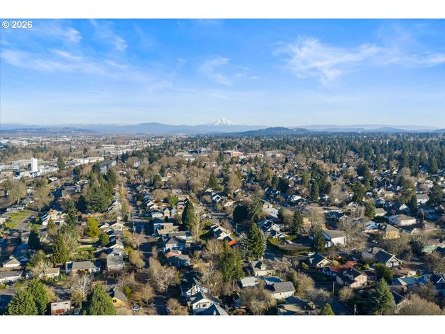 1766 Ne SARATOGA St, Portland, OR 97211