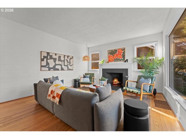 1766 Ne SARATOGA St, Portland, OR 97211