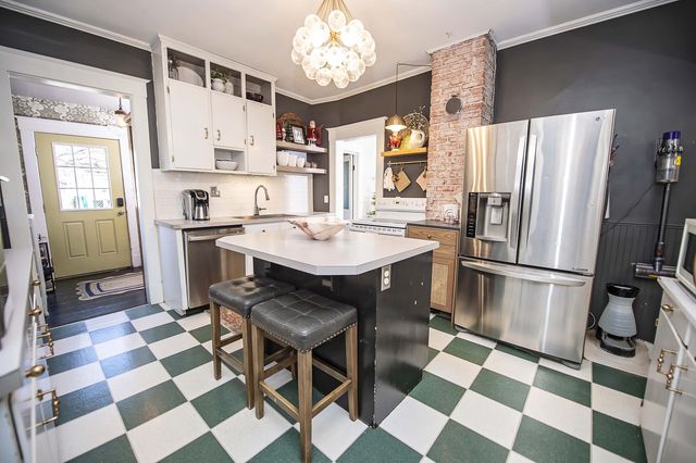 756 S Weller Avenue, Springfield, MO 65802