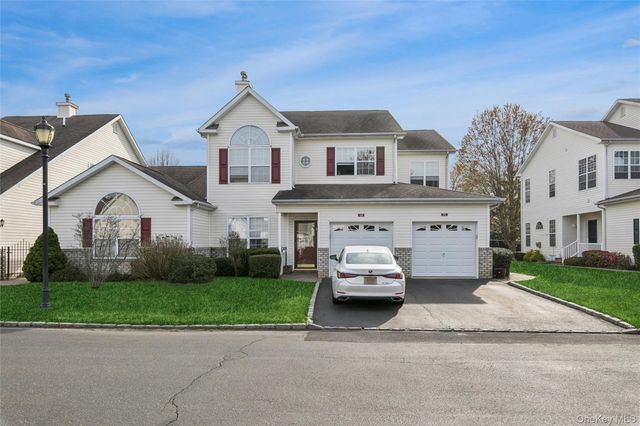 17 Constantine Way, Mount Sinai, NY 11766