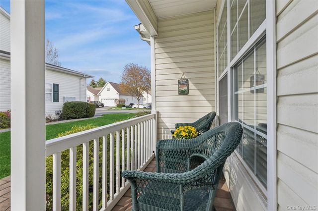 17 Constantine Way, Mount Sinai, NY 11766