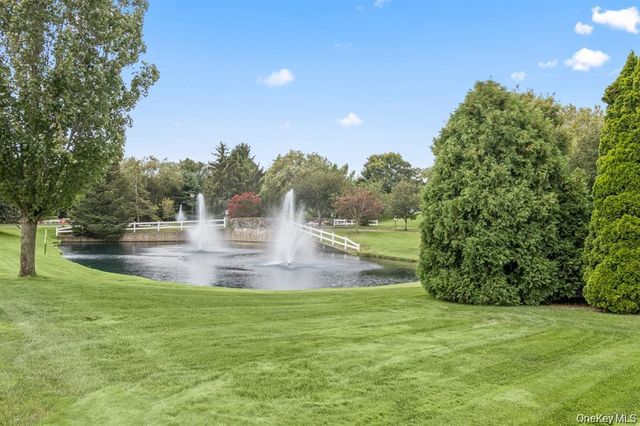 17 Constantine Way, Mount Sinai, NY 11766