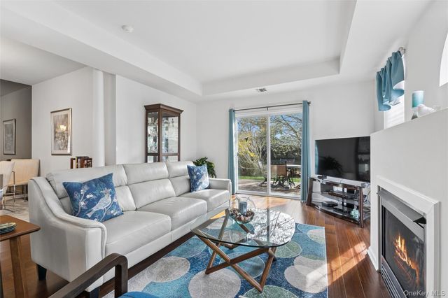 17 Constantine Way, Mount Sinai, NY 11766