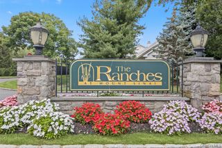 17 Constantine Way, Mount Sinai, NY 11766